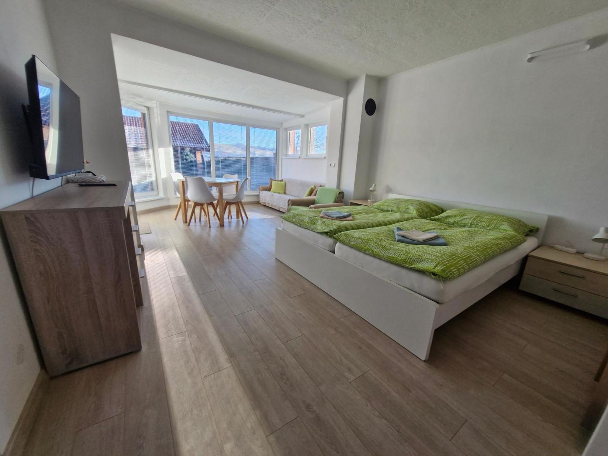Sarmir Apartmany Bobrovec Rum bild